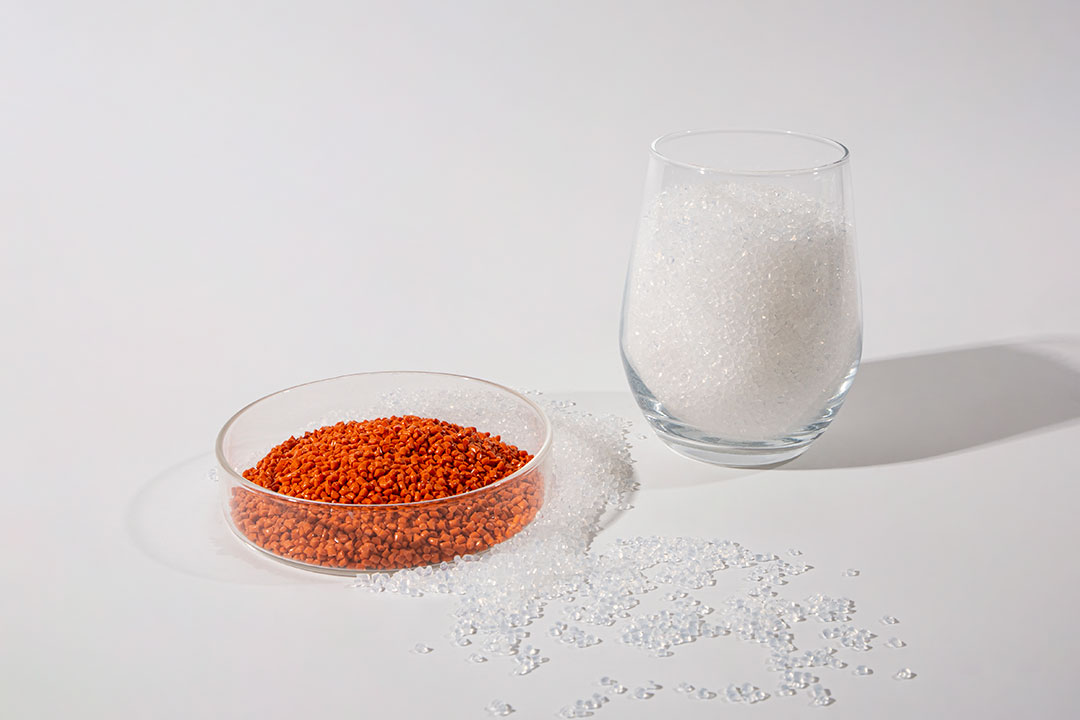 電線(xiàn)電纜PFA氟塑料有什么過(guò)人之處？